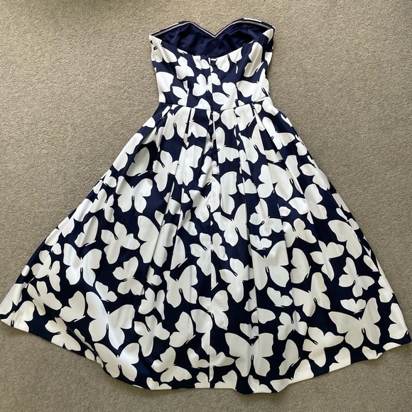 Review Dress Size 6 - Picture 2 of 6